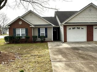 215 Edinburgh Ct, Mount Holly, NC 28120