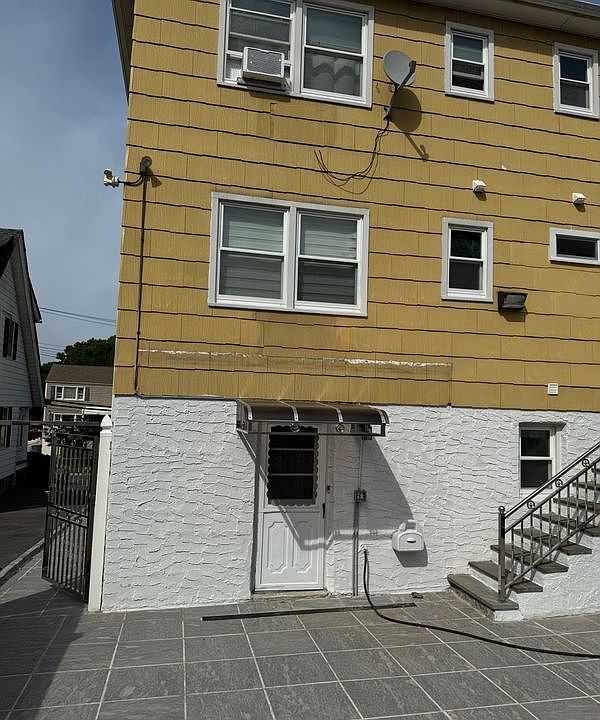 Building Photo 3