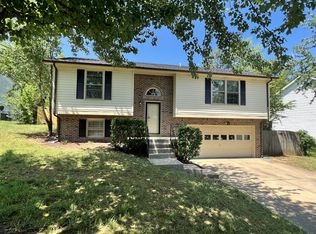 2124 Single Tree Dr, Clarksville, TN 37040