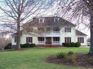 110 Meadowgate Dr, Forest, VA 24551