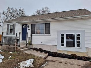 1033 Green Ln, Levittown, PA 19057
