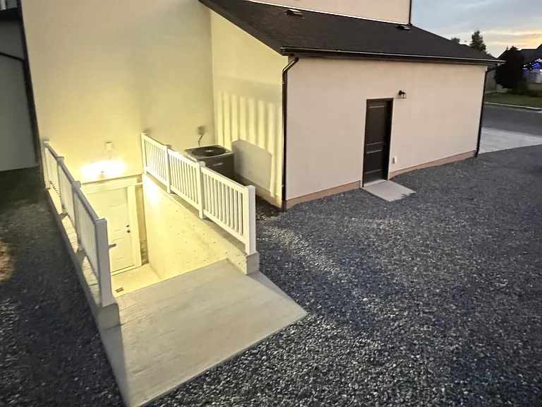 118 N 825 W #B — Photo 13