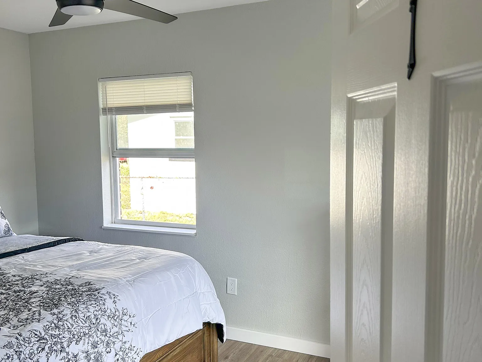 4 bed, 2.0 bath, 1298 sqft, $693 — Photo 1