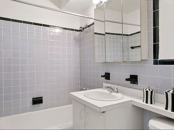 2nd image of 233 E 69th Street New York Ny #10021