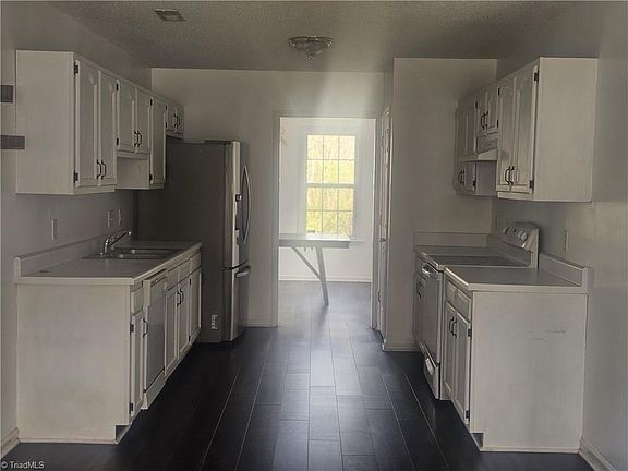 3rd image of 607 Herman Gist Rd