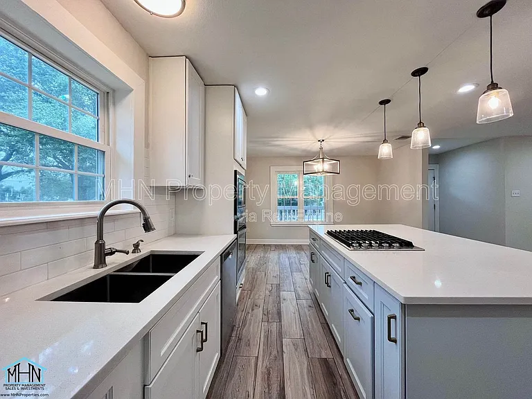810 Elizabeth Rd — Photo 10