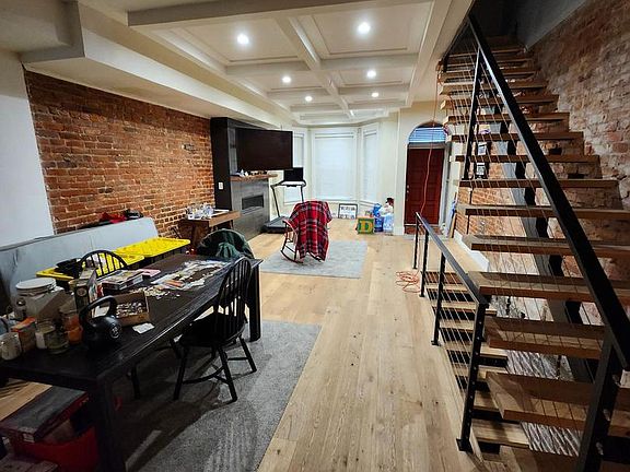 4th image of 29 R St NE