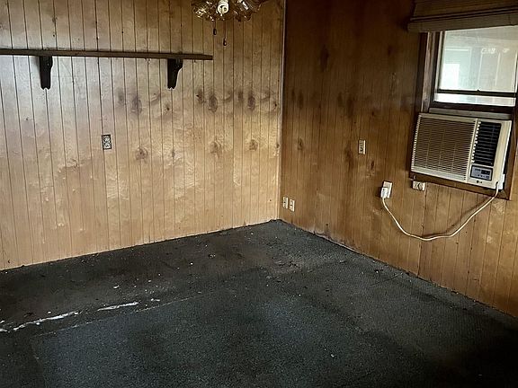 5th image of 8349 Cedar Ln