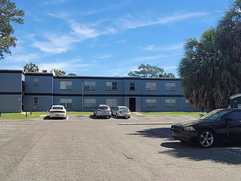 2325 W Pensacola St #116 — Photo 16