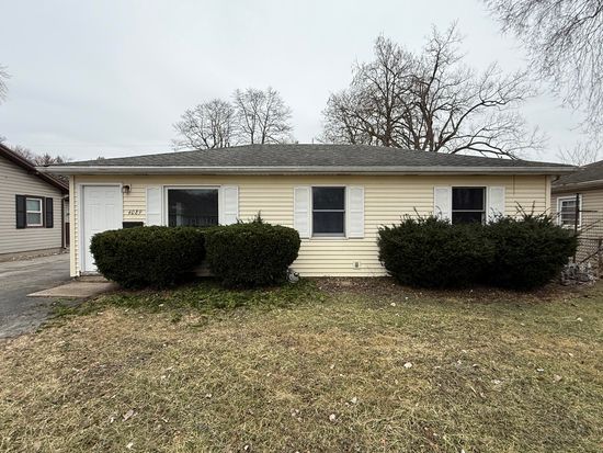 4089 Willow St, Hobart, IN 46342