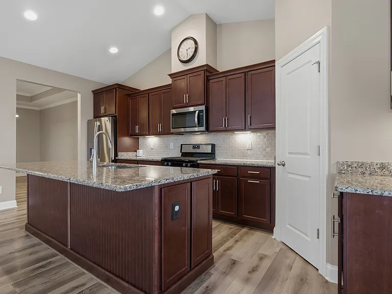 5036 Winslow Dr — Photo 15