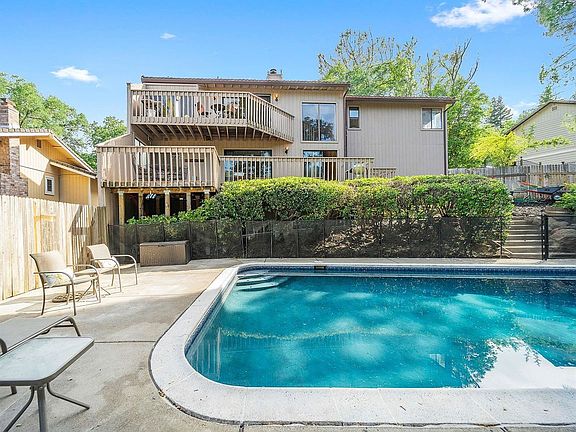 3rd image of 3489 Patterson Way