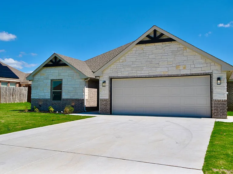 3002 Promenade Dr — Photo 2