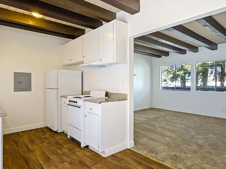 Manchester Apartments — Photo 17