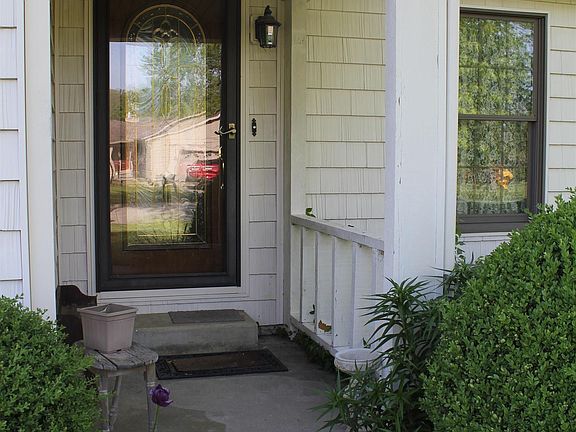 4th image of 2924 S Southtown Pl
