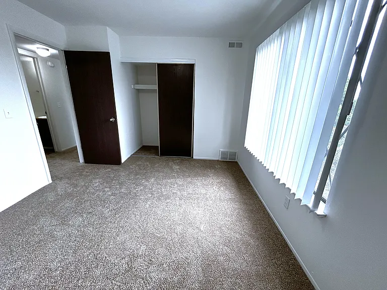 Charter Oaks Apartments — Photo 244