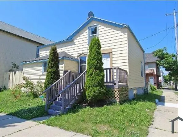 2577 N Vel R Phillips Ave, Milwaukee, WI 53212
