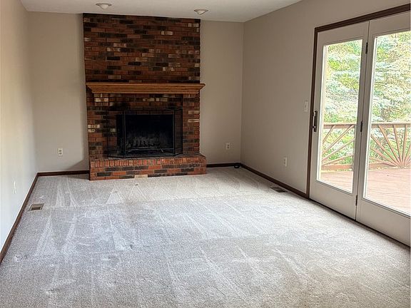 5th image of 1154 Waterbury Dr