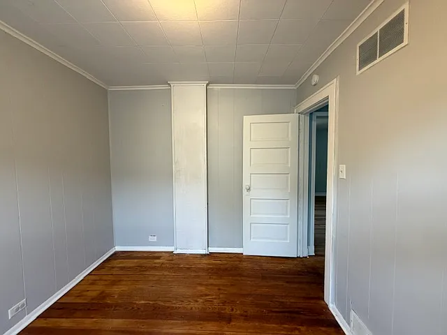 1214 Queen St — Photo 10
