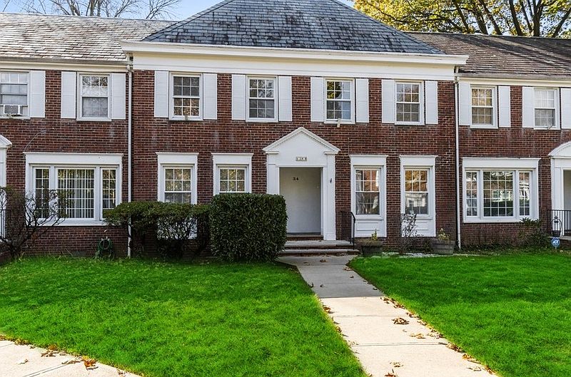1st image of 34B Meadowbrook Pl #34B
