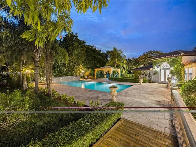 12300 Old Cutler Rd — Photo 19