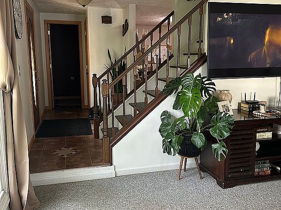 4th image of 40 Woodland Dr