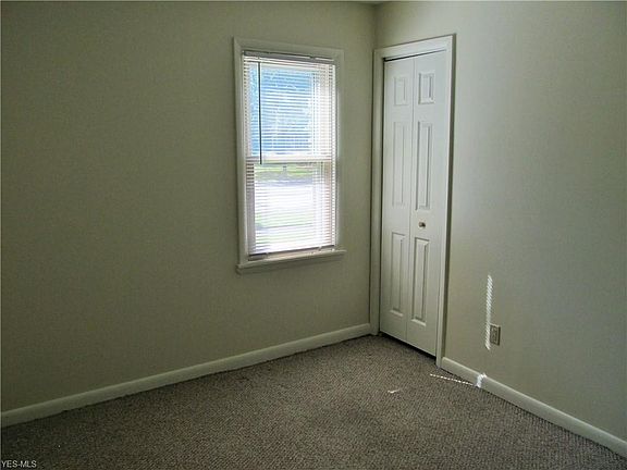 4th image of 16113 Westdale Ave