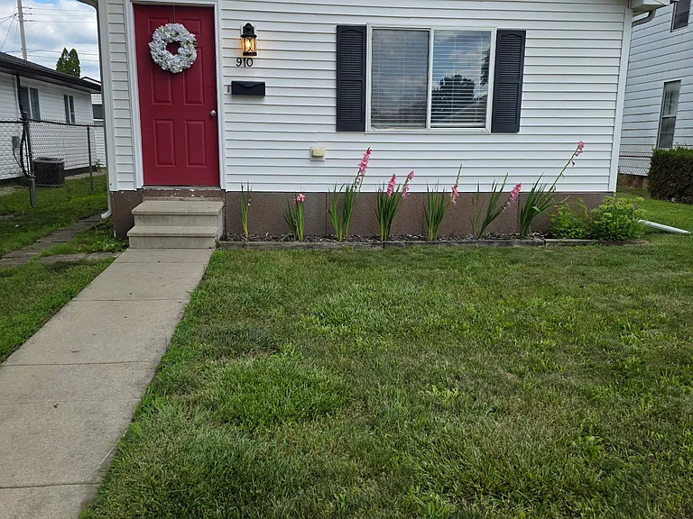 910 Hendricks St — Photo 1