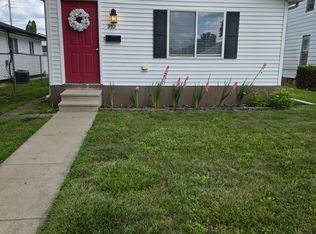 910 Hendricks St, Mishawaka, IN 46544