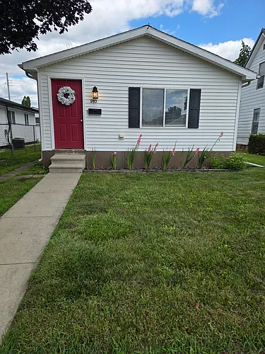 910 Hendricks St Photo 1
