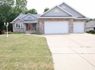 1331 Gail Dr, Green Bay, WI 54311