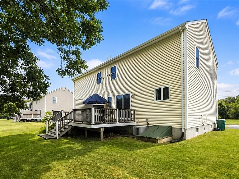 30-32 Harriet Thayer Ave #1 — Photo 18
