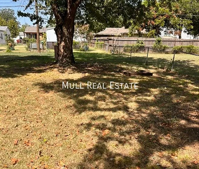 4801 N Willow Ave — Photo 22