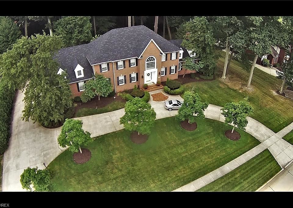 1st image of 820 Bentley Place Blvd