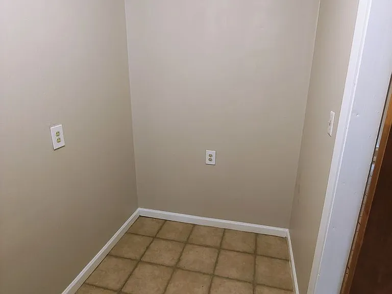 10005 Raymond Dr — Photo 20
