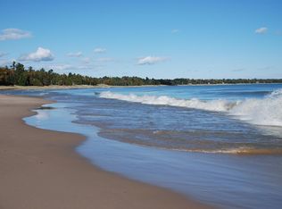 3516 N Lake Michigan Dr, Sturgeon Bay, WI 54235
