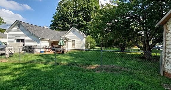 3rd image of 308 Shinn St