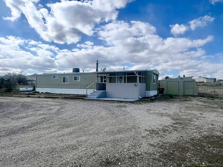 309 Oxford Dr — Photo 1