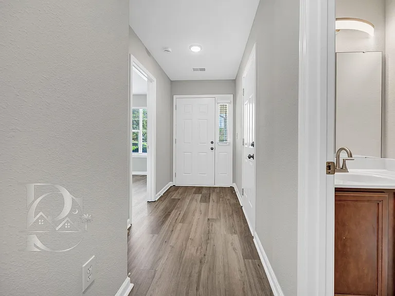 508 Lanesborough Dr — Photo 4