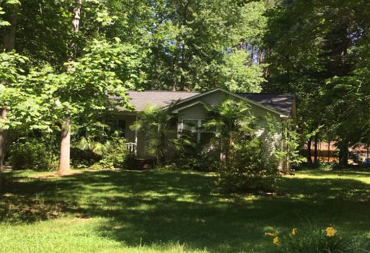 1st image of 104 Pepper Cir