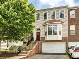 6747 Applemint Ln, Alexandria, VA 22310