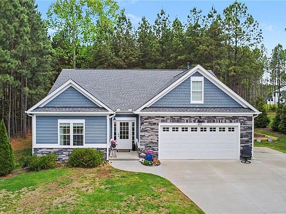2nd image of 820 Sunset Pointe Dr
