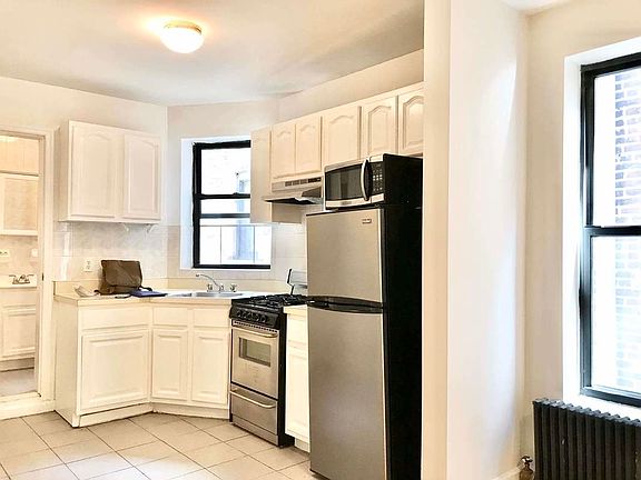 3rd image of 329 W 35th St #5A