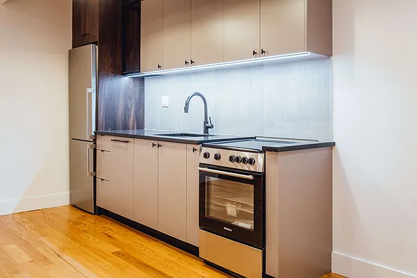 Rented by Nooklyn NYC LLC | media 126