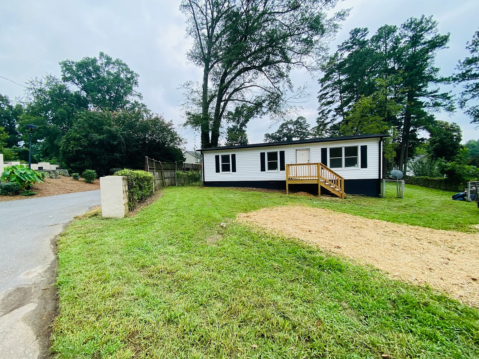 3 bed, 960 sqft, $1,540 — Photo 3