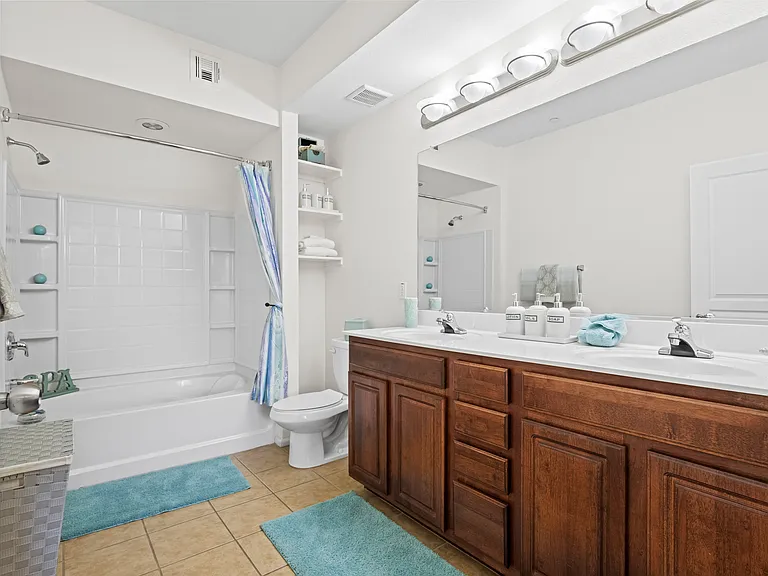 CASSIA MASTER BATHROOM