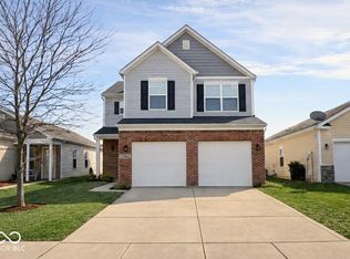 2363 Shadow Bend Dr, Columbus, IN 47201