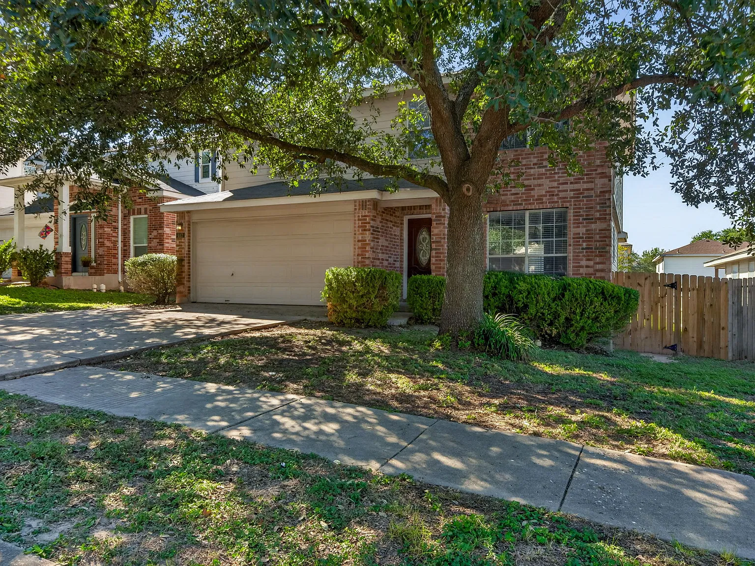 3 bed, 2.5 bath, 2086 sqft, $1,850 — Photo 3