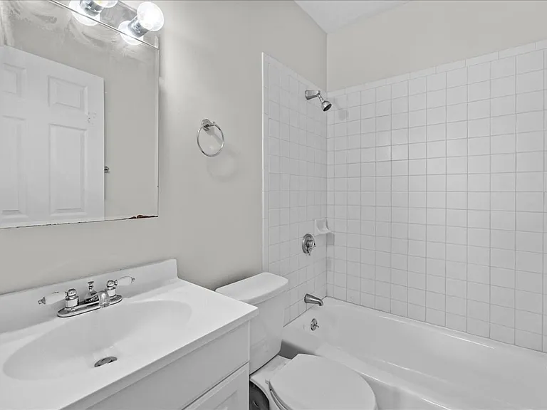 1 Cypress Rd #107 — Photo 6