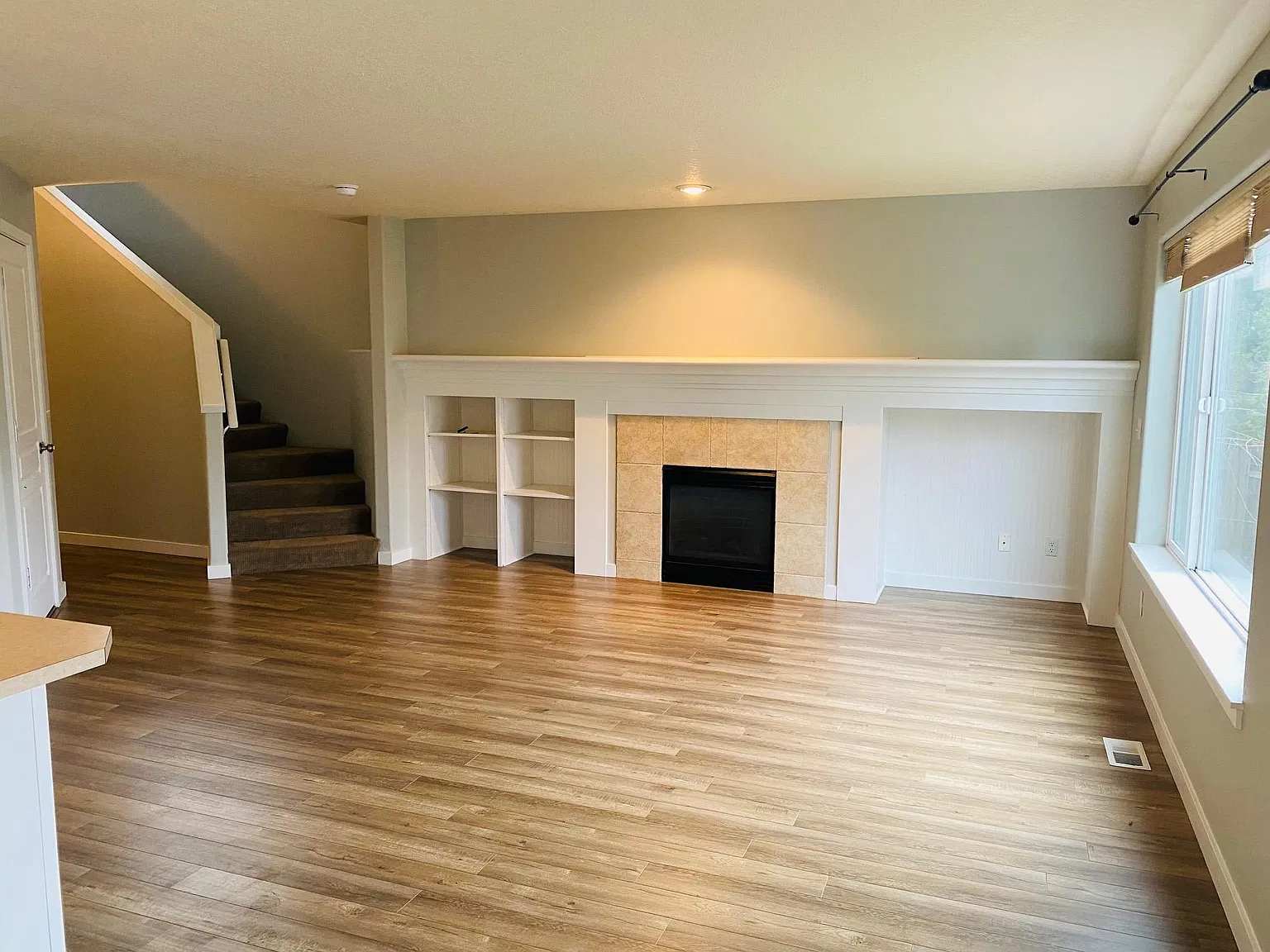 3 bed, 2.5 bath, 1591 sqft, $2,625 — Photo 4